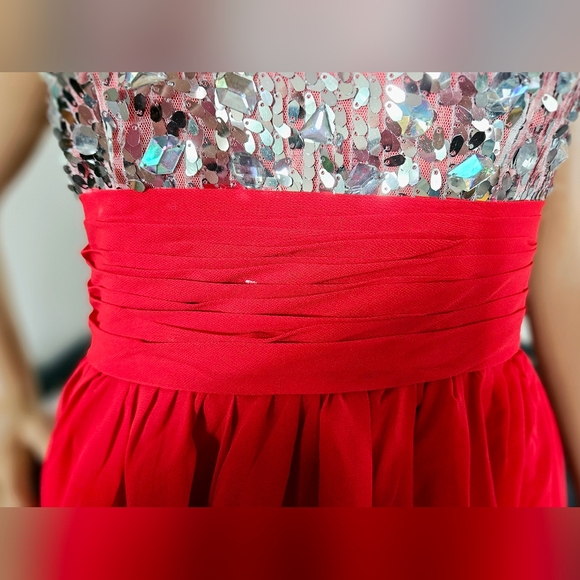 Stunning Orange-Red Prom Dress - Elegant Gown for a Memorable Evening - Picture 7 of 9